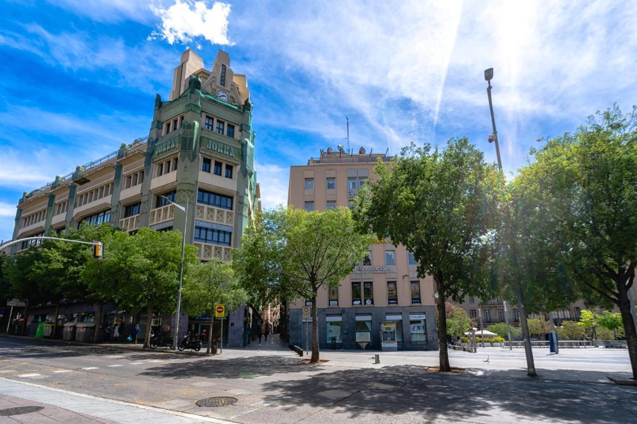 Espectacular Loft En Centrico Edificio Singular Apartment Manresa Exterior photo